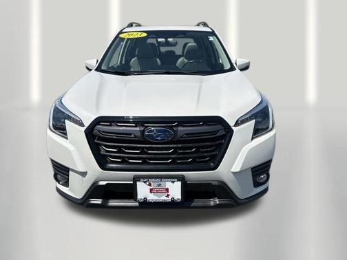 Crystal White Pearl 2023 Subaru Forester Limited