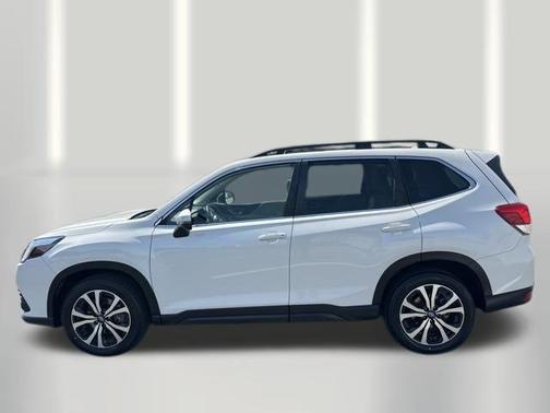 Crystal White Pearl 2023 Subaru Forester Limited