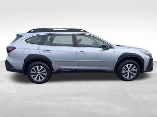 2025 Subaru Outback Base