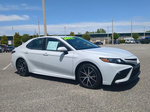 Ice 2023 Toyota Camry SE