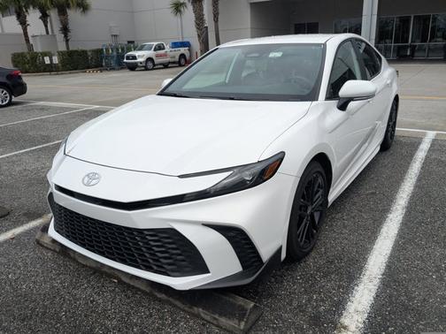 Ice Cap 2025 Toyota Camry SE