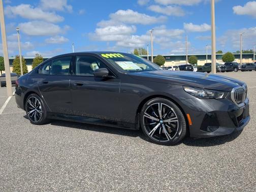 Dark Graphite Metallic 2024 BMW 540 540i xDrive