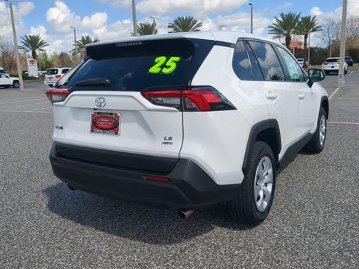 2025 Toyota RAV4 LE