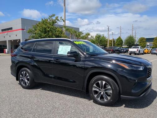 2025 Toyota Highlander XLE