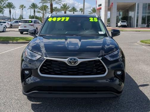2025 Toyota Highlander XLE