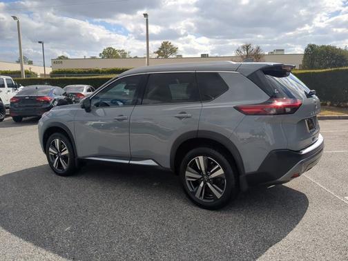 2022 Nissan Rogue SL