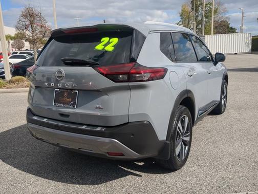 2022 Nissan Rogue SL