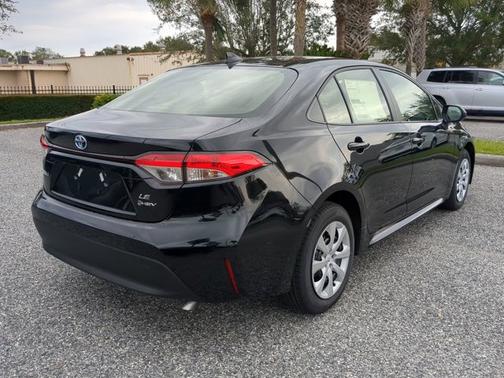 2025 Toyota Corolla Hybrid LE