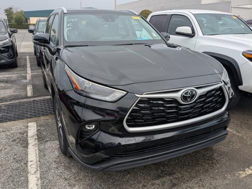 2023 Toyota Highlander XLE