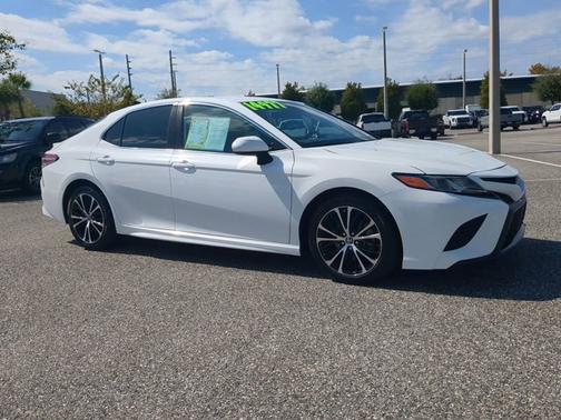2019 Toyota Camry SE