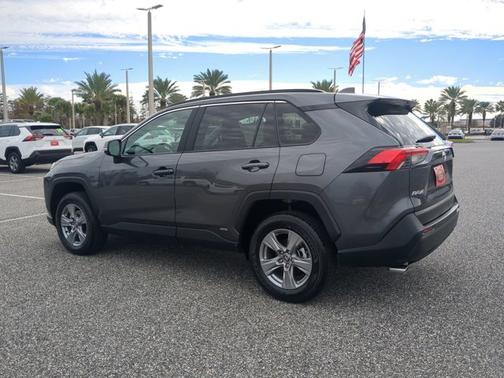 2025 Toyota RAV4 Hybrid XLE