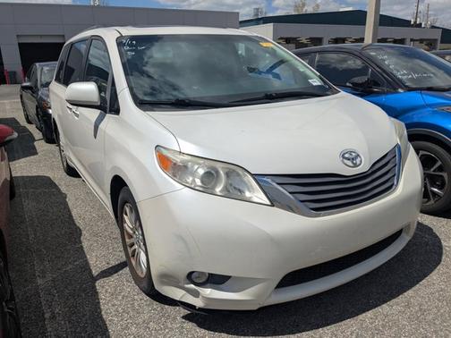 2016 Toyota Sienna XLE Premium