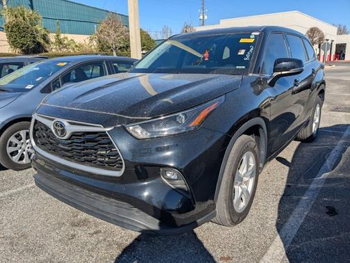 2022 Toyota Highlander LE