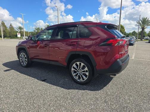 2022 Toyota RAV4 XLE Premium