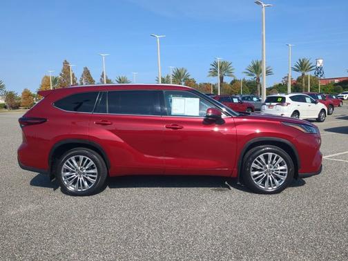 2024 Toyota Highlander Platinum