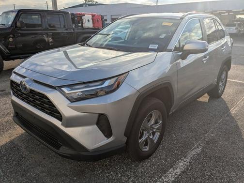 2024 Toyota RAV4 Hybrid XLE