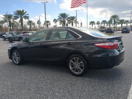 2017 Toyota Camry SE