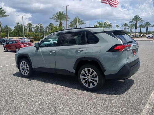 2023 Toyota RAV4 XLE Premium