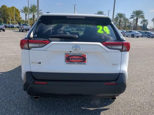 2024 Toyota RAV4 XLE