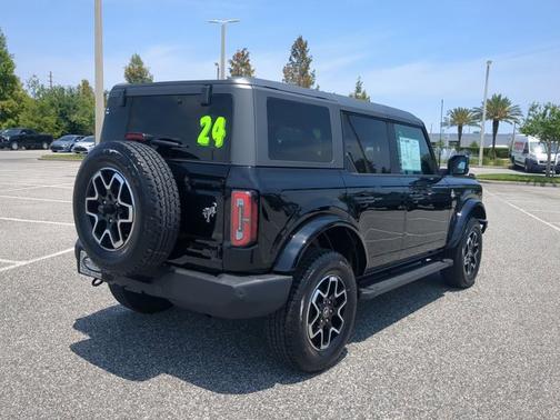 2024 Ford Bronco Outer Banks