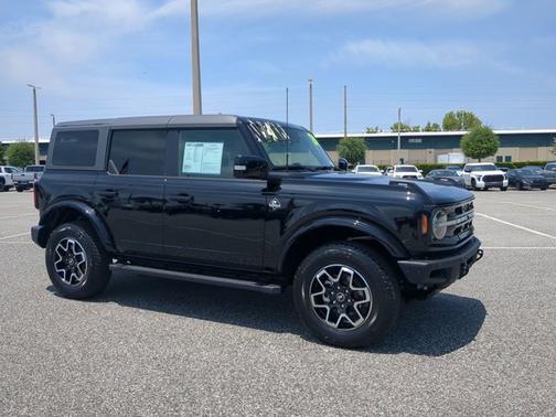 2024 Ford Bronco Outer Banks