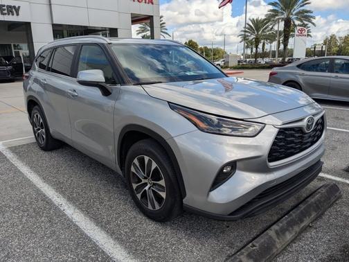 2023 Toyota Highlander XLE