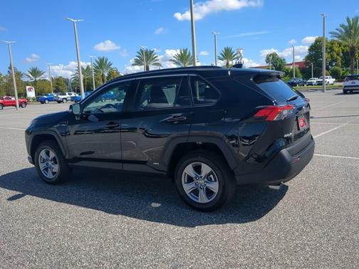 2023 Toyota RAV4 Hybrid XLE