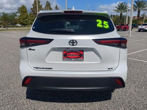 2025 Toyota Highlander XLE