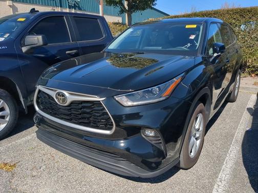 2021 Toyota Highlander LE
