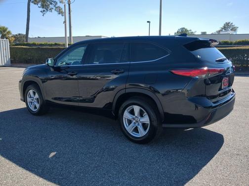 2021 Toyota Highlander LE