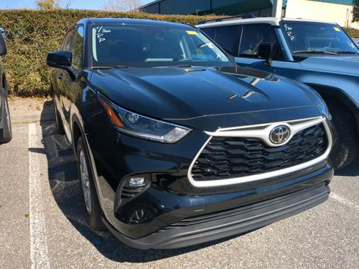 2021 Toyota Highlander LE
