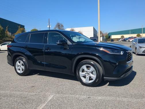 2021 Toyota Highlander LE