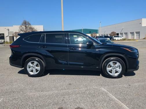 2021 Toyota Highlander LE