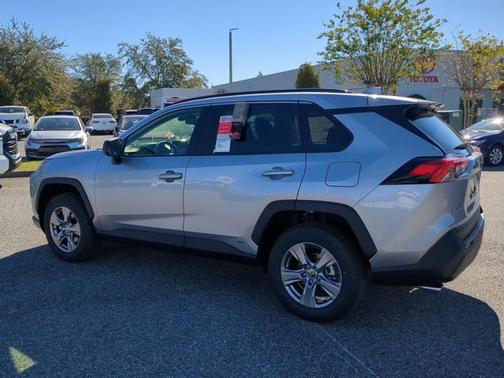 2025 Toyota RAV4 Hybrid LE