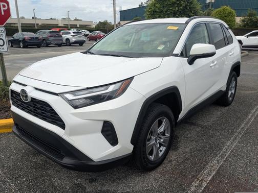 2025 Toyota RAV4 Hybrid LE
