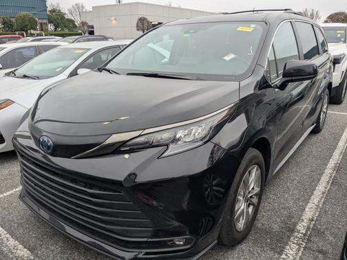 2023 Toyota Sienna Woodland Edition