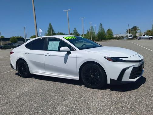 Ice Cap 2025 Toyota Camry SE