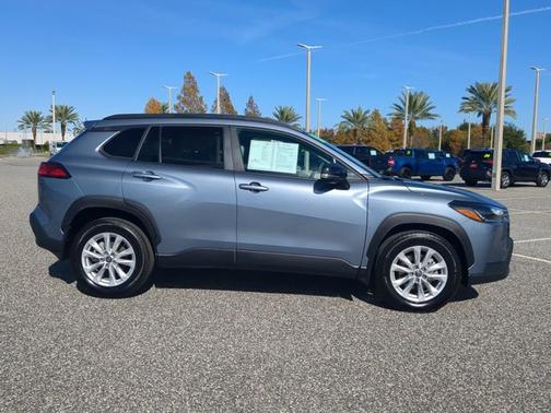 2025 Toyota Corolla Cross LE