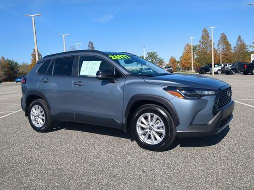 2025 Toyota Corolla Cross LE