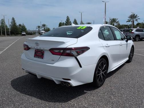 Ice 2023 Toyota Camry SE