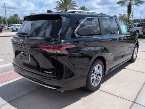 Black 2026 Toyota Sienna Limited