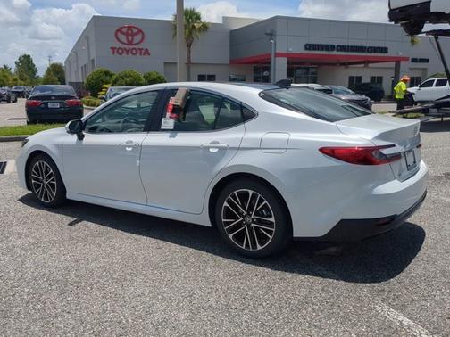 2025 Toyota Camry XLE