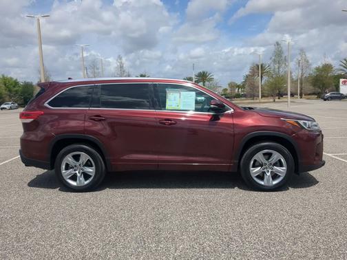 Ooh La La Rouge Mica 2017 Toyota Highlander Limited
