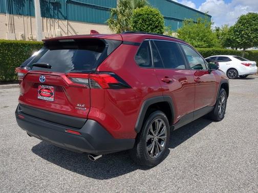 2022 Toyota RAV4 Hybrid XLE Premium