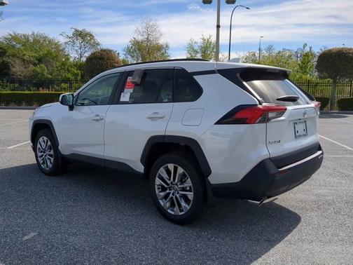 2025 Toyota RAV4 XLE Premium