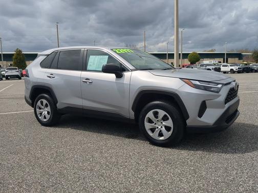2023 Toyota RAV4 LE