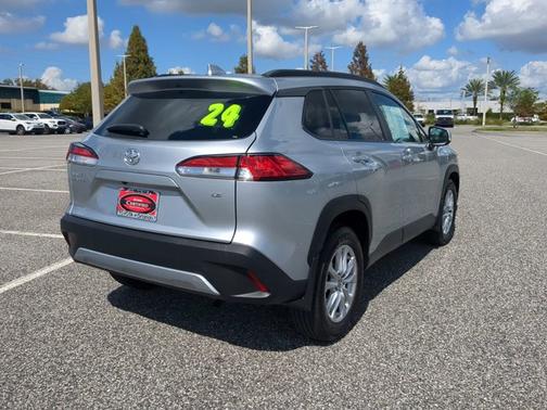 2024 Toyota Corolla Cross LE