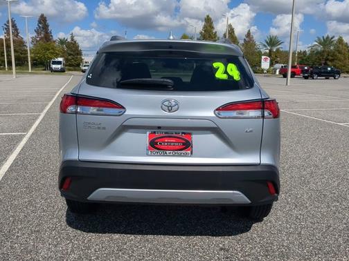 2024 Toyota Corolla Cross LE