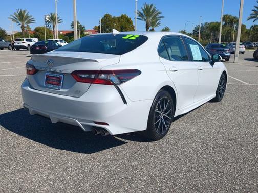 2022 Toyota Camry SE