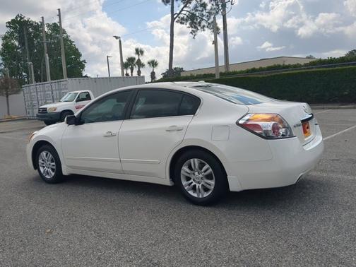 Winter Frost Pearl 2010 Nissan Altima 2.5 SL